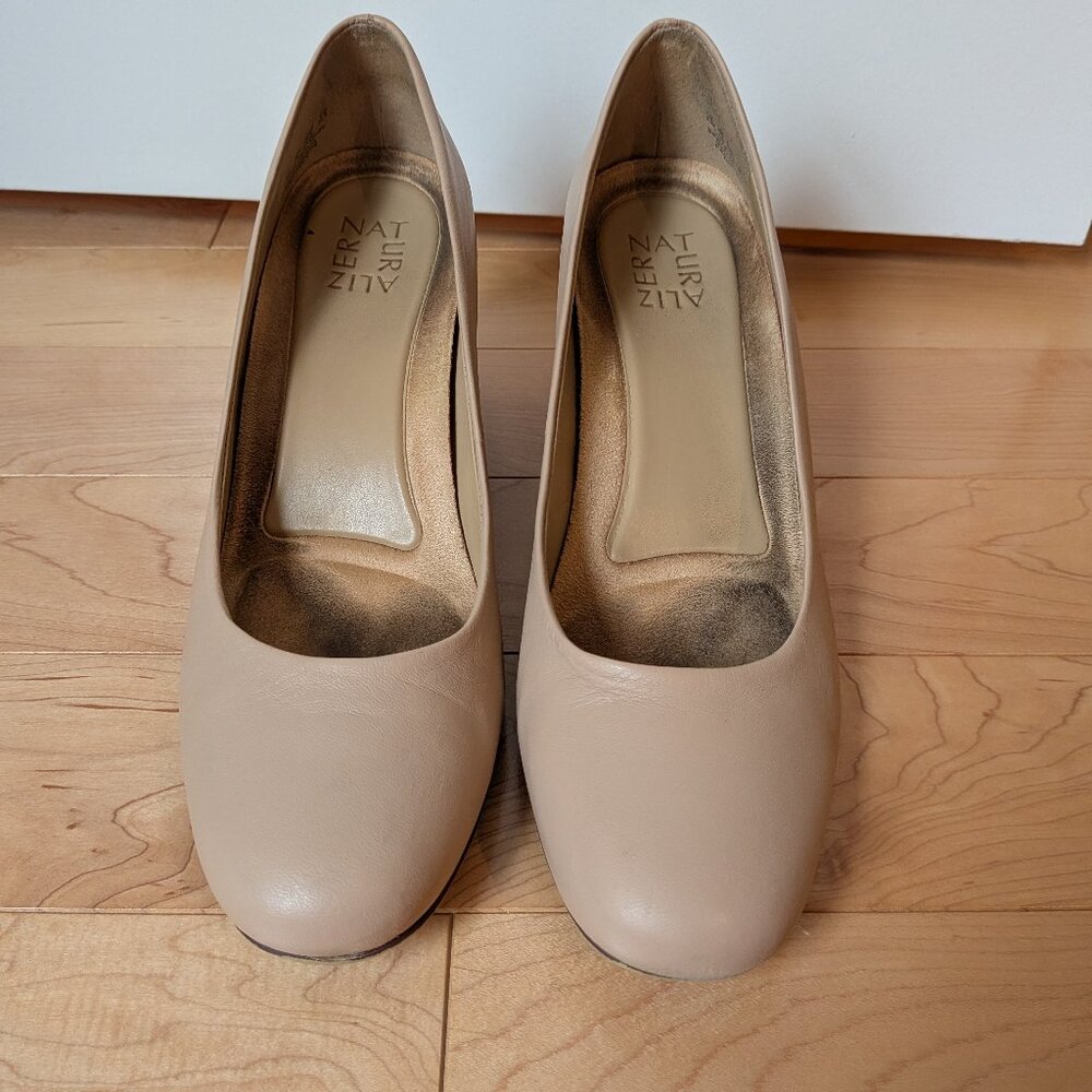 Naturalizer Womens Whitney Pump Heel Taupe Leather